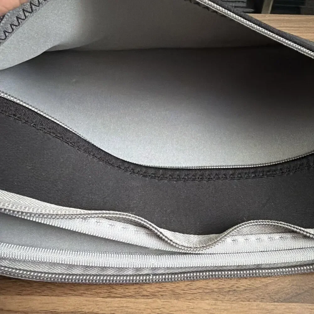 Merkury Innovations Neoprene Zipper Tablet Sleeve 10in Black/Gray